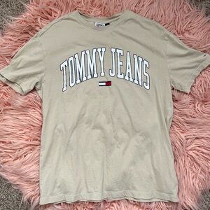 Beige Tommy Jeans Tee